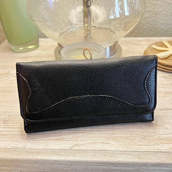 Faux Leather Ladies' Wallet - Picture 1 of 6